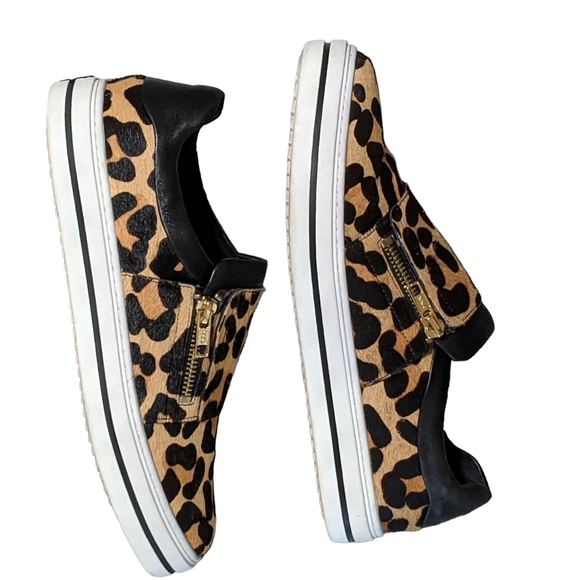 Vaneli Sport calf hair leopard print fashion sneaker size zipper slip on… - Picture 8 of 10